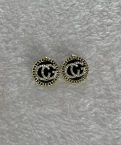 小香字母鑲鑽耳環