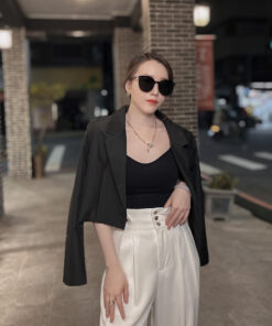 素面短版西裝外套