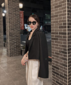 Alternative view of 素面短版西裝外套